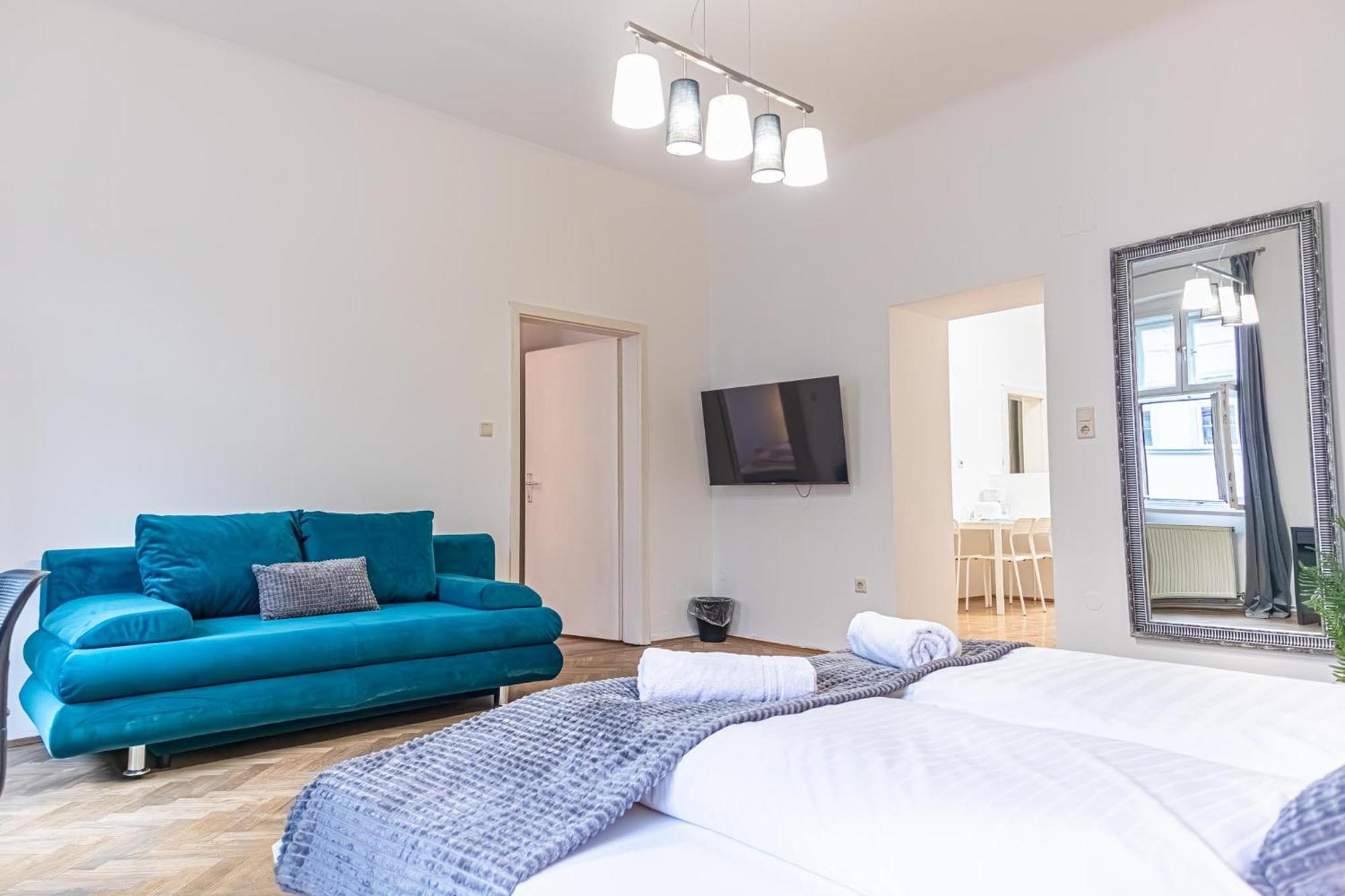 Spacious 2br -near Wiener Stadthalle Burggassewiener Well Located * Wien